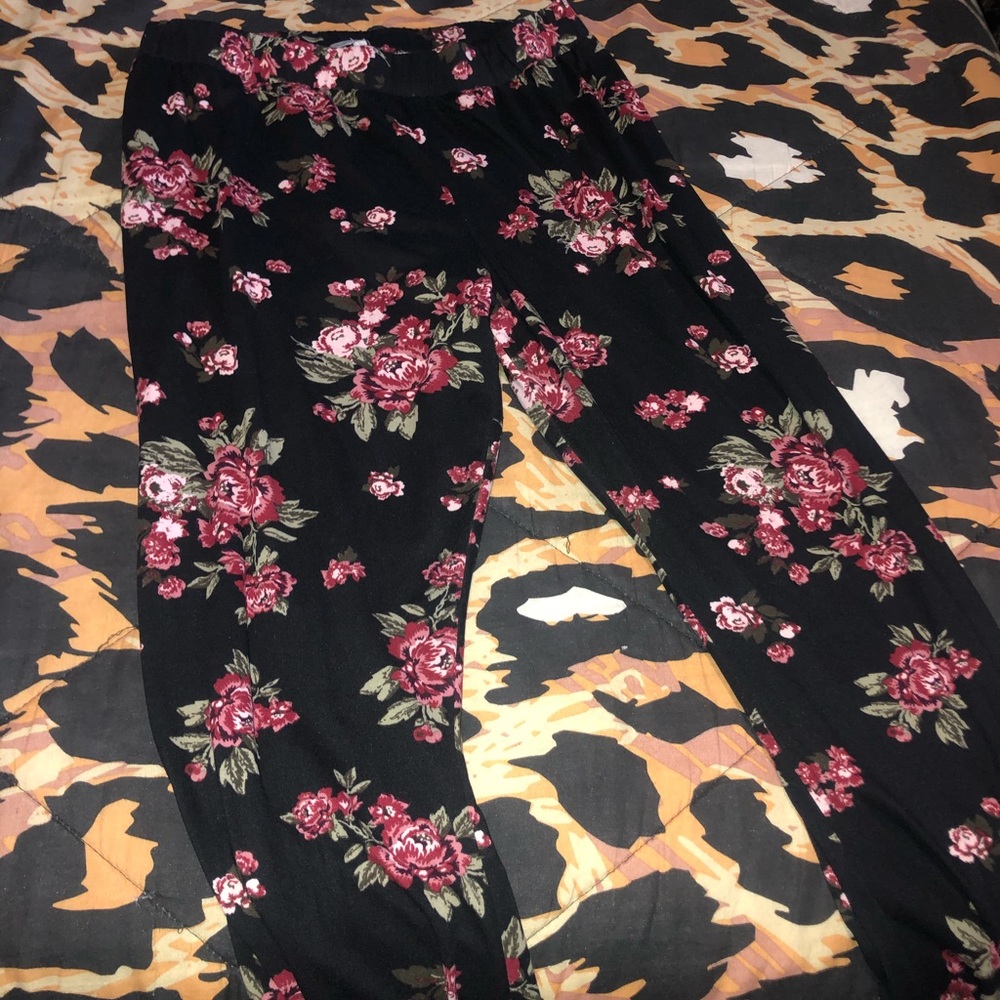 Rose tights flare bottoms